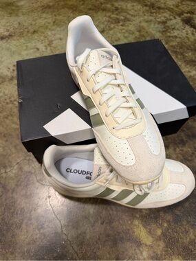 adidas Barreda Lo Sneakers Cream Sage Green Size 9